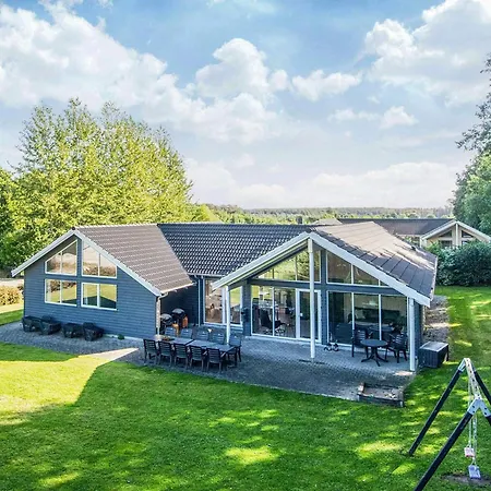 16 Person In Glesborg Fjellerup Strand