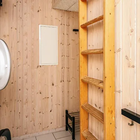 16 Person In Glesborg Fjellerup Strand