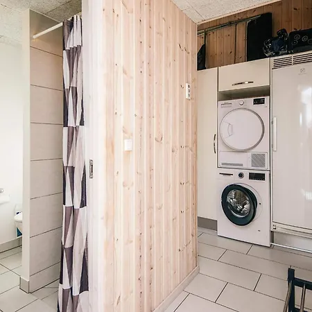 度假居 16 Person In Glesborg Fjellerup Strand