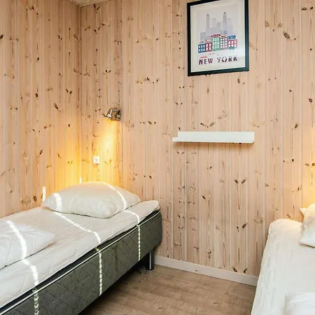 16 Person In Glesborg Fjellerup Strand