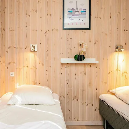 16 Person In Glesborg Fjellerup Strand