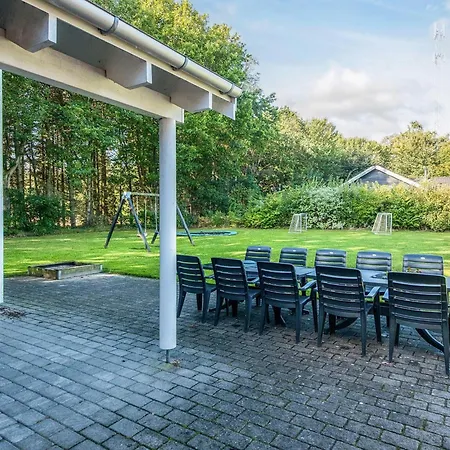 度假居 16 Person In Glesborg Fjellerup Strand