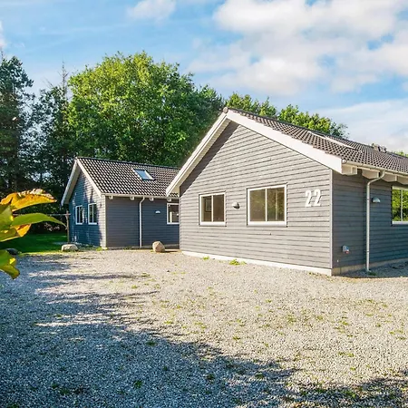 16 Person In Glesborg * Fjellerup Strand