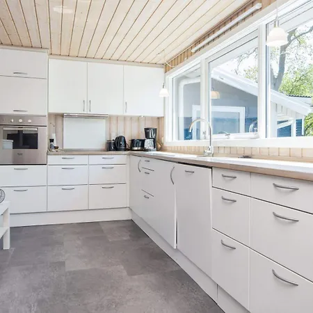 度假居 16 Person In Glesborg Fjellerup Strand