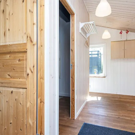 16 Person In Glesborg * Fjellerup Strand