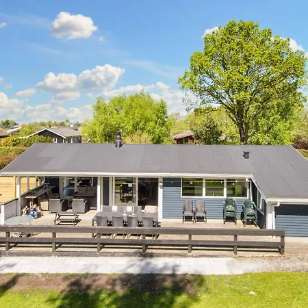 度假居 16 Person In Glesborg Fjellerup Strand