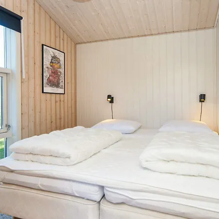 16 Person In Glesborg 度假居 Fjellerup Strand
