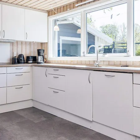 度假居 16 Person In Glesborg Fjellerup Strand