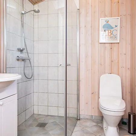 16 Person In Glesborg *