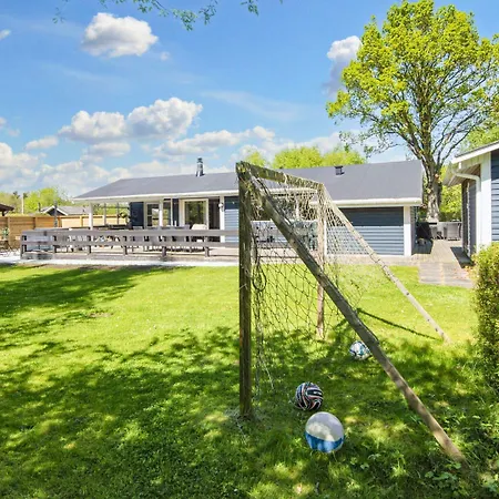 度假居 16 Person In Glesborg Fjellerup Strand