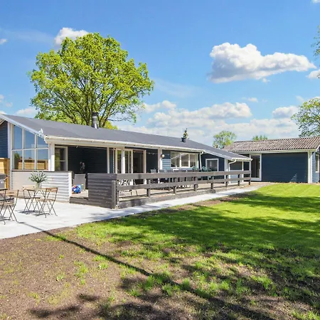 16 Person In Glesborg 度假居 Fjellerup Strand