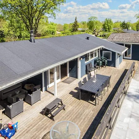 16 Person In Glesborg 度假居