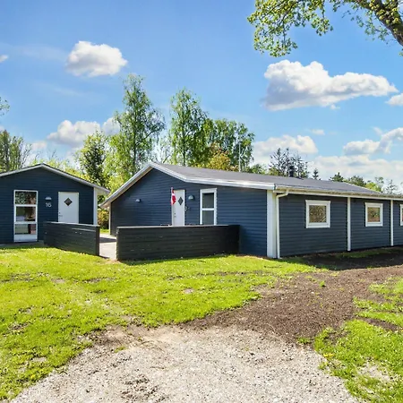 16 Person In Glesborg *